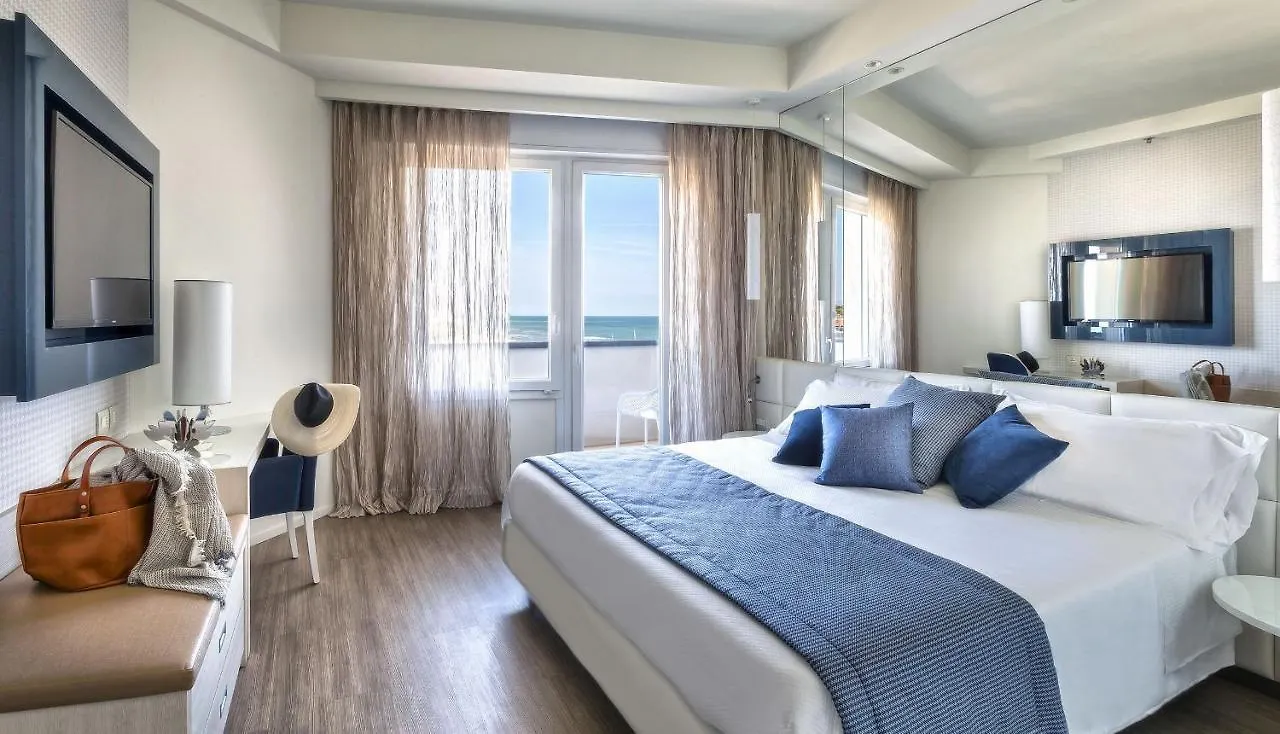 Hotel Nautico Ριτσόνε 4*,