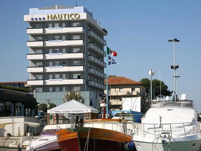 Hotel Nautico Ριτσόνε 4*,