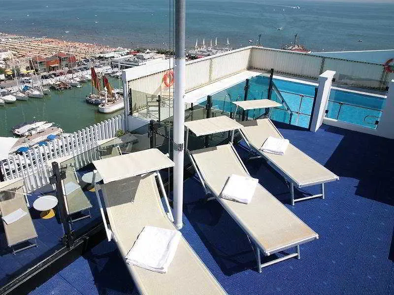 Hotel Nautico Riccione 4*,