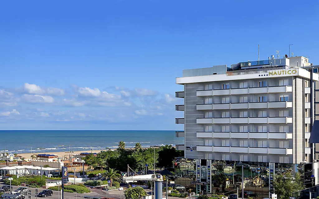 ריצ'יונה Hotel Nautico 4*,